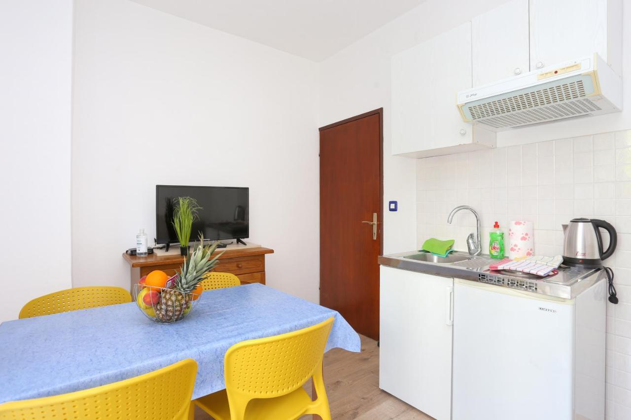 Apartments By The Sea Podgora, Makarska - 18918 Esterno foto